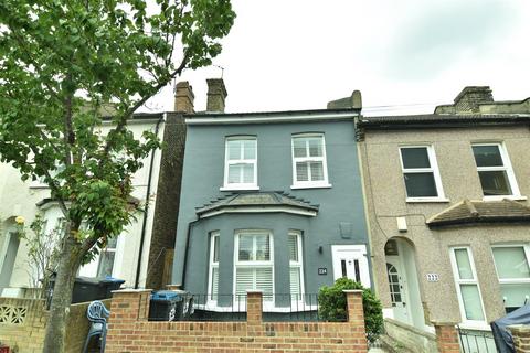 2 bedroom house to rent, Holmesdale Road, London