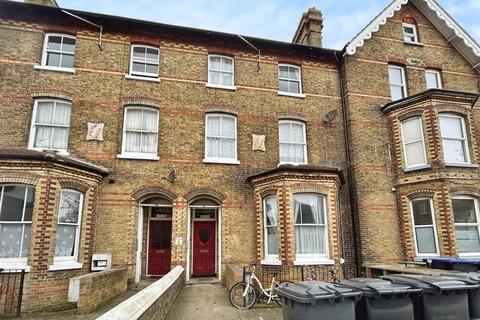 1 bedroom flat to rent, Station Road, Herne Bay