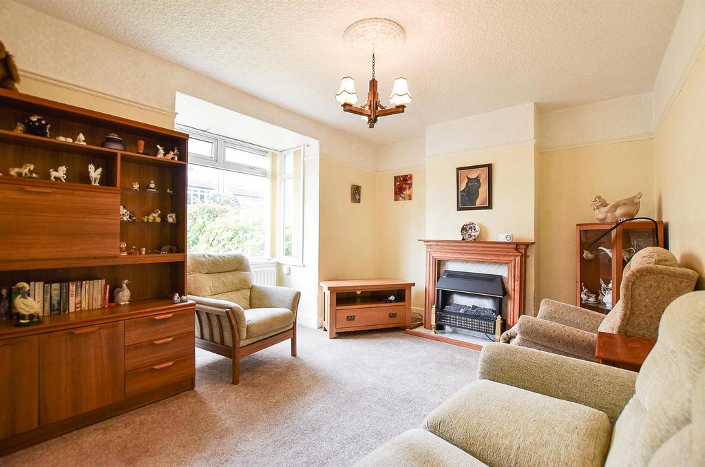 Elm Avenue, Chatham 2 bed terraced house for sale £300,000