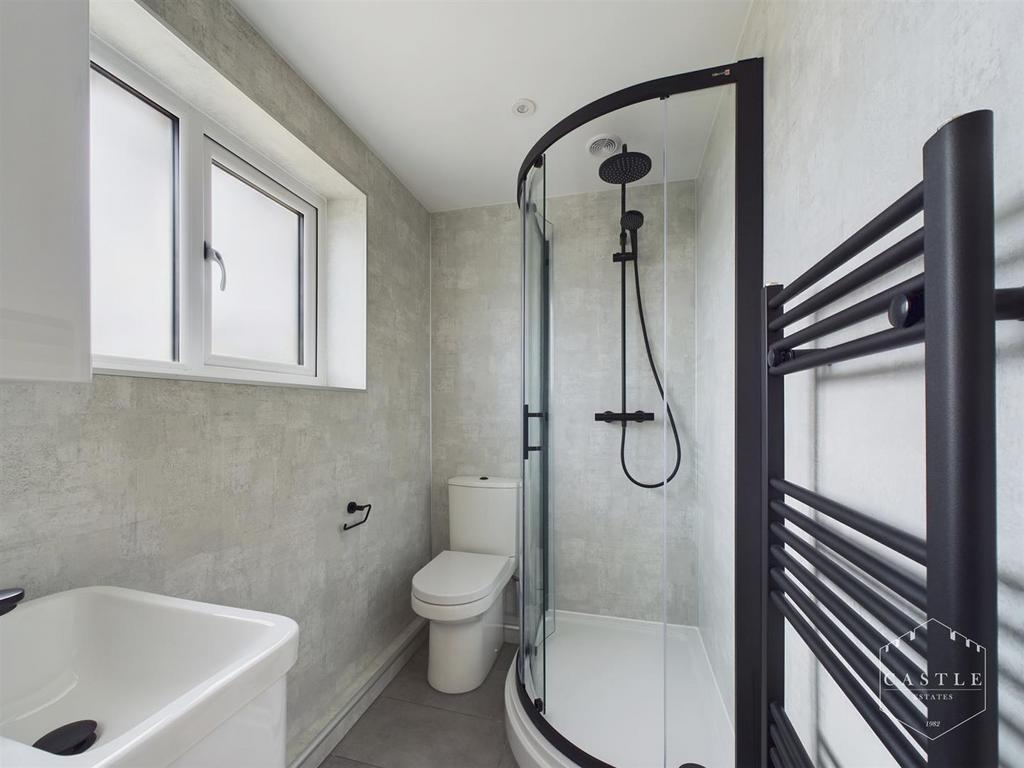 Ensuite shower room
