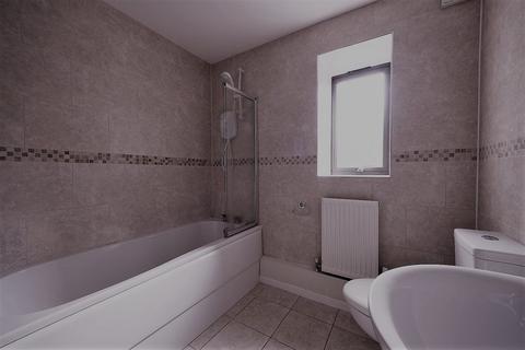 5 bedroom flat to rent, Carmine House