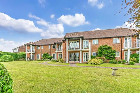 1 bedroom flat for sale, Heath Court, Petersfield, Hampshire