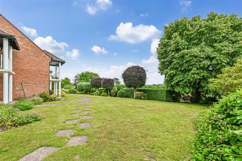 1 bedroom flat for sale, Heath Court, Petersfield, Hampshire