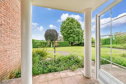 1 bedroom flat for sale, Heath Court, Petersfield, Hampshire