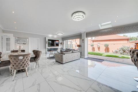 6 bedroom detached house for sale, Grosvenor Road, Southport PR8