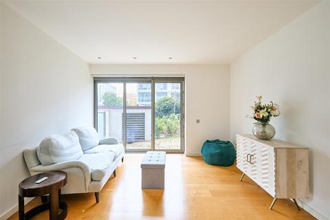 2 bedroom apartment for sale, Riverside Quarter, Wandsworth, SW18