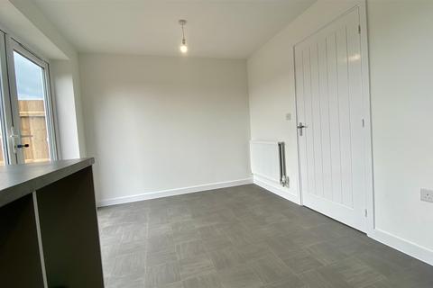 3 bedroom semi-detached house to rent, Whitmore Place, Coventry