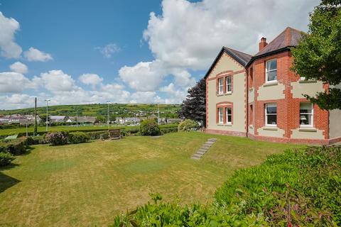 5 bedroom detached house for sale, 4 Vicarage Lane, Kidwelly