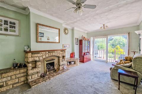 2 bedroom semi-detached bungalow for sale, Sherbourne Gardens, Southend-on-Sea SS2