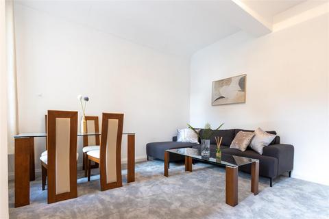 1 bedroom apartment to rent, Carrington House, Mayfair, W1