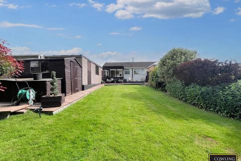 2 bedroom semi-detached bungalow for sale, Long Meadow Drive, Wickford