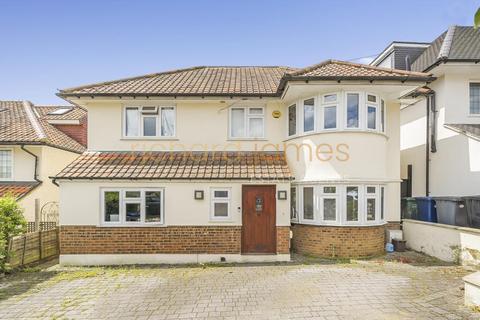 43 Lawrence Avenue, London, NW7 4NL