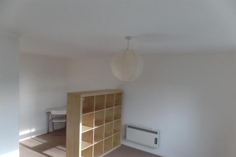 Studio to rent, Tower Road, Brighton