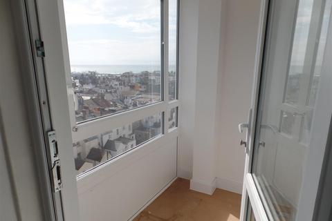 2 bedroom flat to rent, Montague Street, Brighton