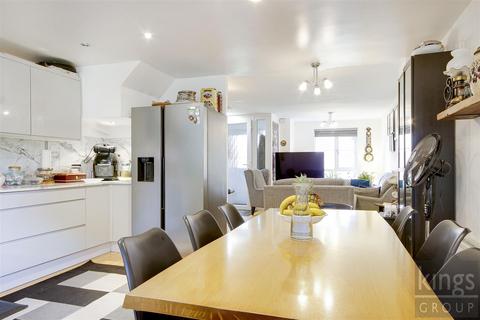 12 Rigby Place, Enfield, EN3 6GZ