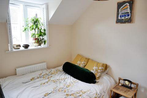 41 Bentley Grove, Calne, SN11 8EJ