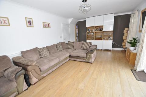 33a Cae Gwyrdd, St Clears, Carmarthen, SA33 4BE