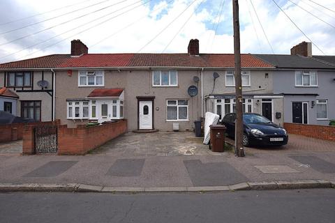 3 bedroom terraced house to rent, Turnage Road, Dagenham, RM8