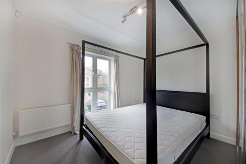 2 bedroom flat to rent, Pendlewood Close, W5