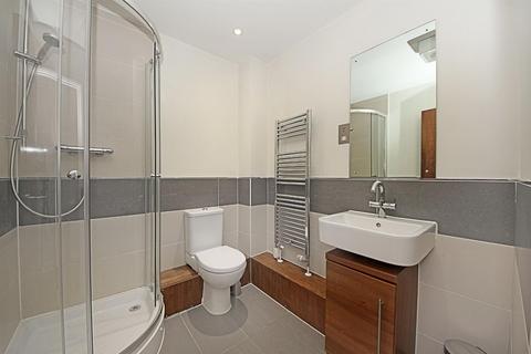 2 bedroom flat to rent, Pendlewood Close, W5