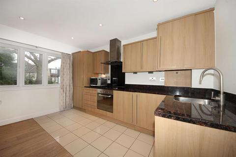 2 bedroom flat to rent, Pendlewood Close, W5