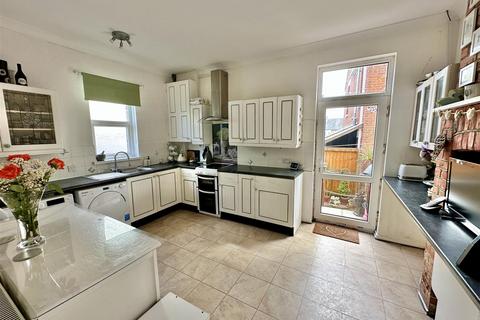 3 bedroom semi-detached house for sale, Newport Road, Cowes