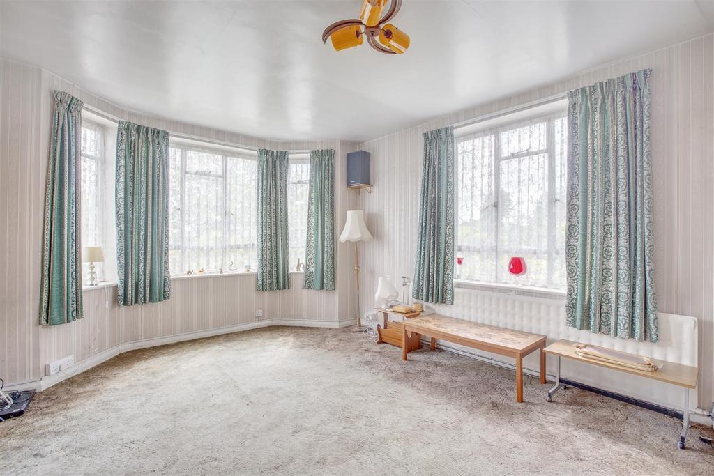 130 A Cressex Road, HP12 4 TZ-7.jpg