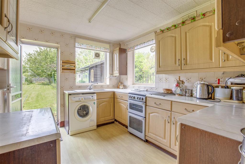 130 A Cressex Road, HP12 4 TZ-9.jpg