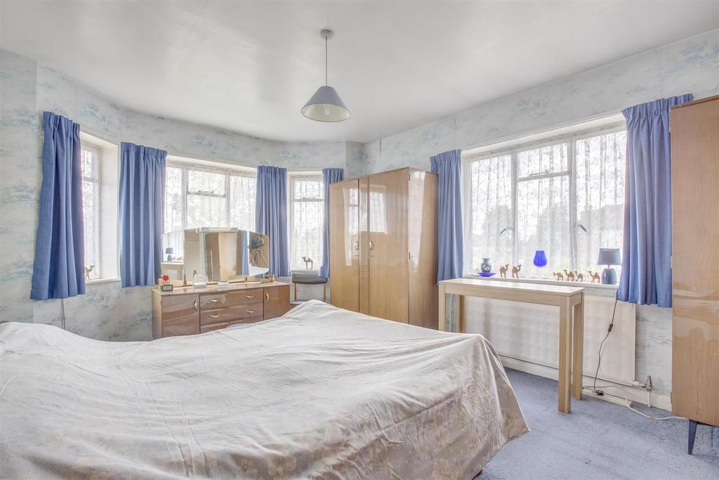 130 A Cressex Road, HP12 4 TZ-2.jpg