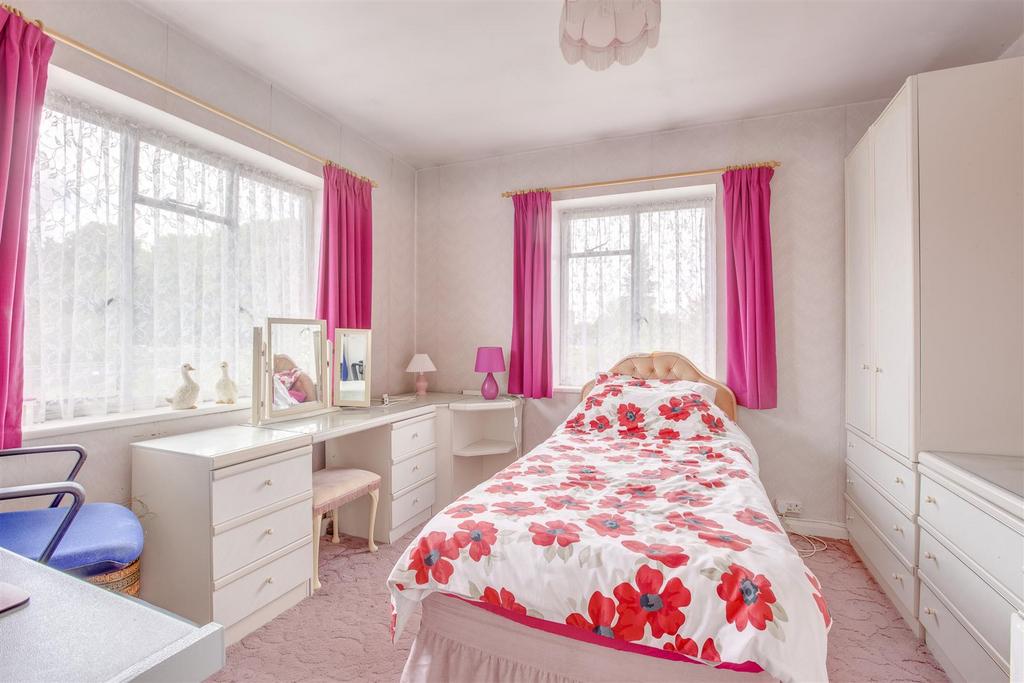 130 A Cressex Road, HP12 4 TZ-3.jpg