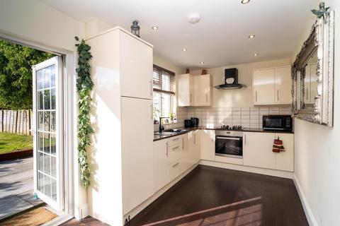 3 bedroom end of terrace house for sale, Rossington Avenue, Borehamwood WD6