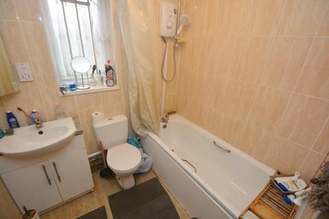 53 Vicarage Close, Northolt, UB5 5EG