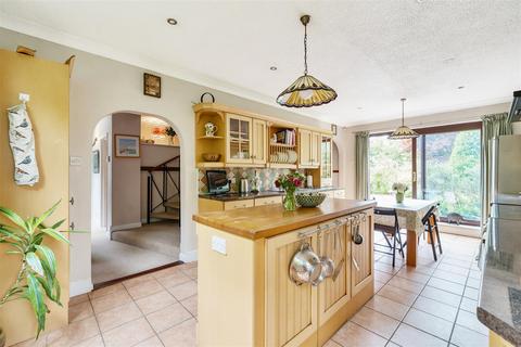 4 bedroom detached house for sale, 230 Havant Road, Hayling Island PO11