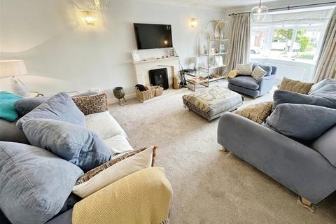 5 bedroom detached house for sale, Portal Close, Chippenham SN15