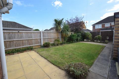 3 bedroom semi-detached bungalow for sale, Oakwood Drive, Wybers Wood, Grimsby DN37