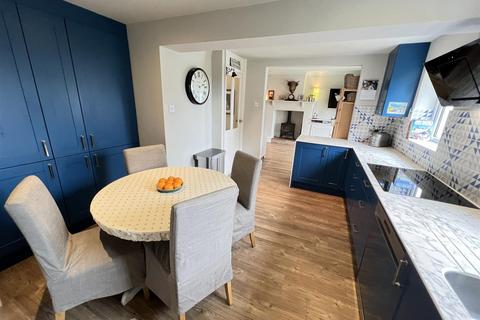 7 Mostyn Avenue, Heswall, Wirral, CH60 9JX