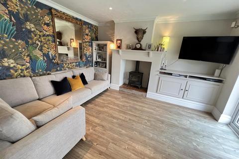 7 Mostyn Avenue, Heswall, Wirral, CH60 9JX