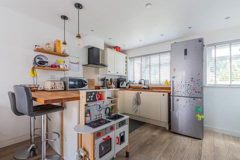 2a Lilburne Close, Pontprennau, Cardiff, CF23 8LW