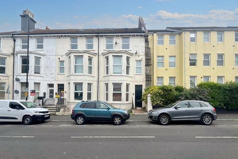 2 bedroom flat for sale, Cavendish Place, Eastbourne