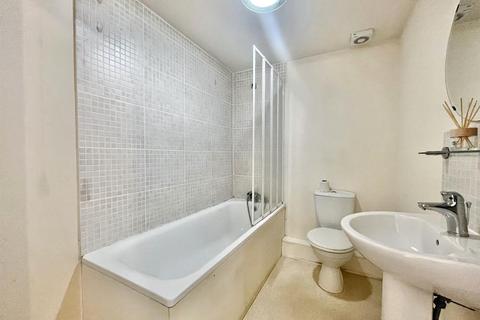 2 bedroom flat for sale, Cavendish Place, Eastbourne