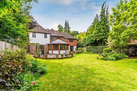52 Lower Road, Fetcham, Leatherhead, KT22 9ER