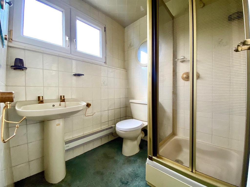 Bramleys Estate Agents - Plover Road - Lindley (5)