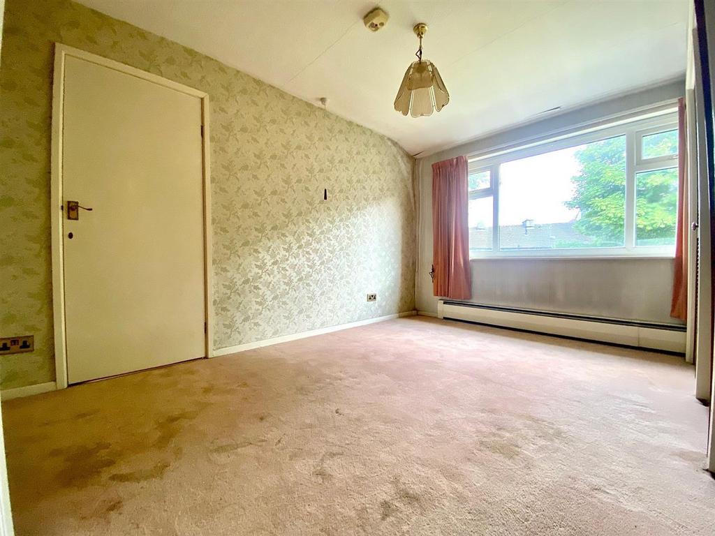Bramleys Estate Agents - Plover Road - Lindley (4)
