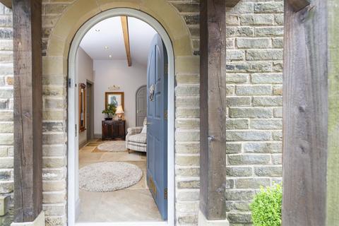 5 bedroom detached house for sale, Hopton Hall Lane, Mirfield