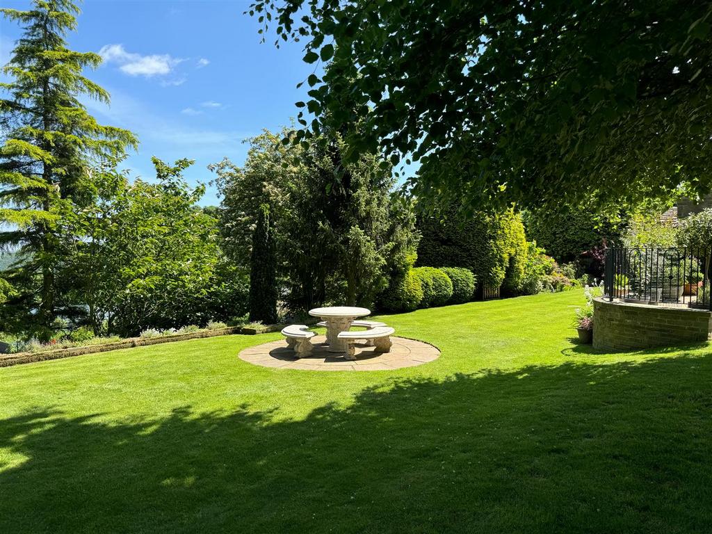 Garden seat.jpg