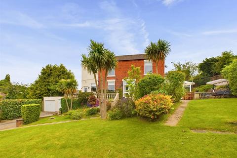 7 Kirk Road, Nottingham, NG3 6GX