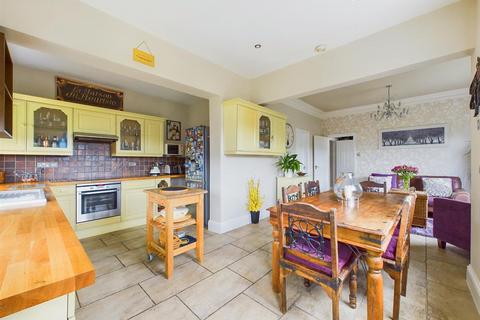 7 Kirk Road, Nottingham, NG3 6GX