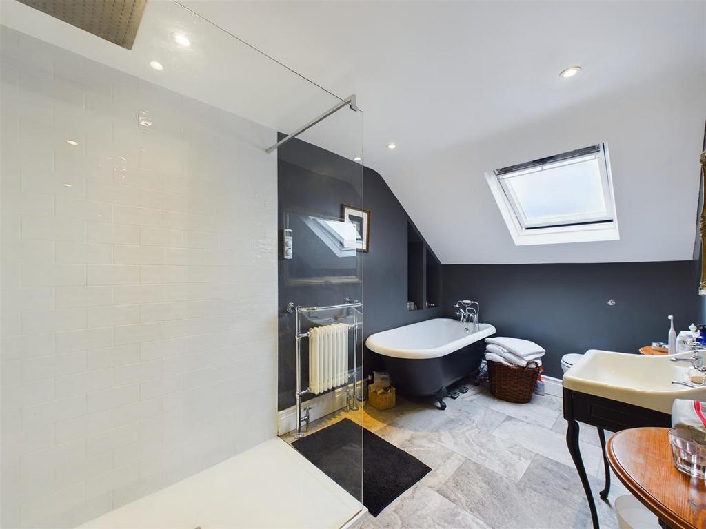 Bath 1.jpg