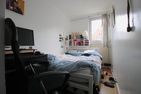 4 bedroom flat to rent, St. Stephens Road, London E3