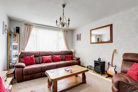 3 bedroom detached house for sale, Edgewood Drive, Hucknall NG15